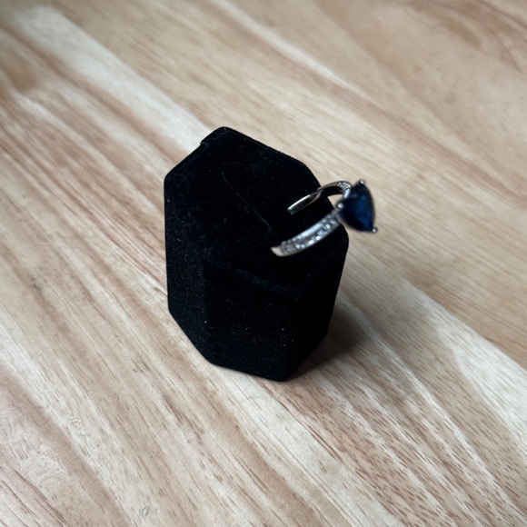 GLAMOUR ENGAGEMENT RING SIZE 6 - Picture 7 of 7